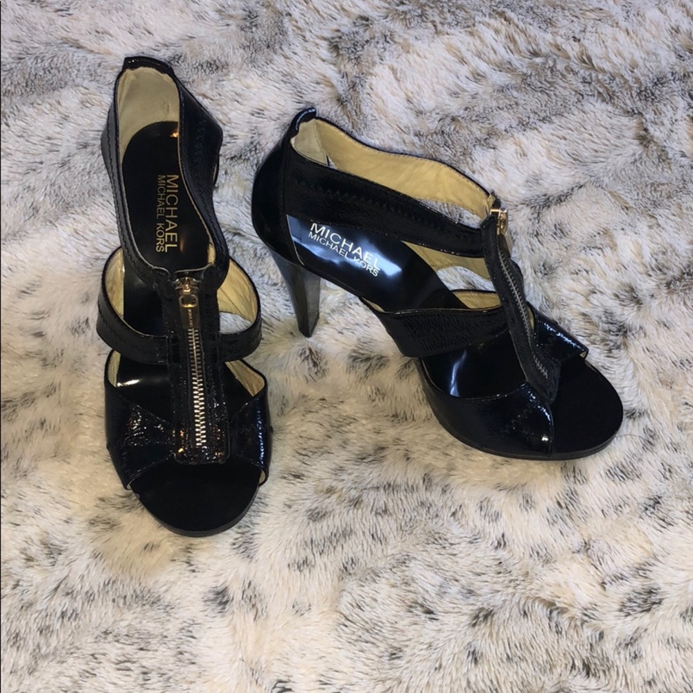 ✨Michael Kors strappy heels